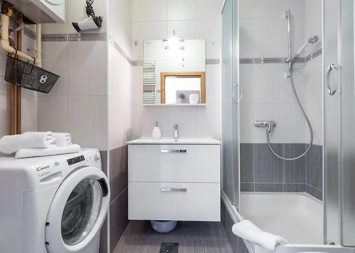 Jadran With Balcony And Parking Garage * Zadar