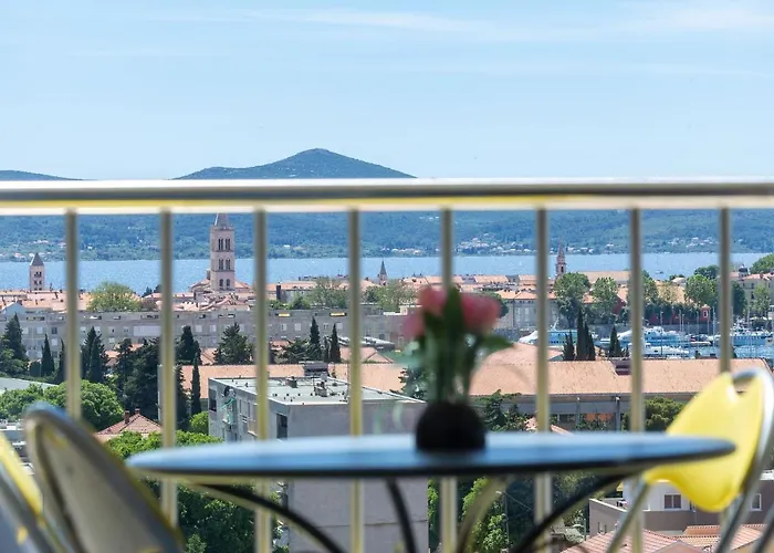 Jadran With Balcony And Parking Garage *