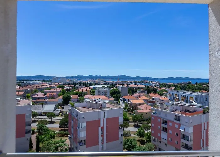 Apartman Jadran With Balcony And Parking Garage *